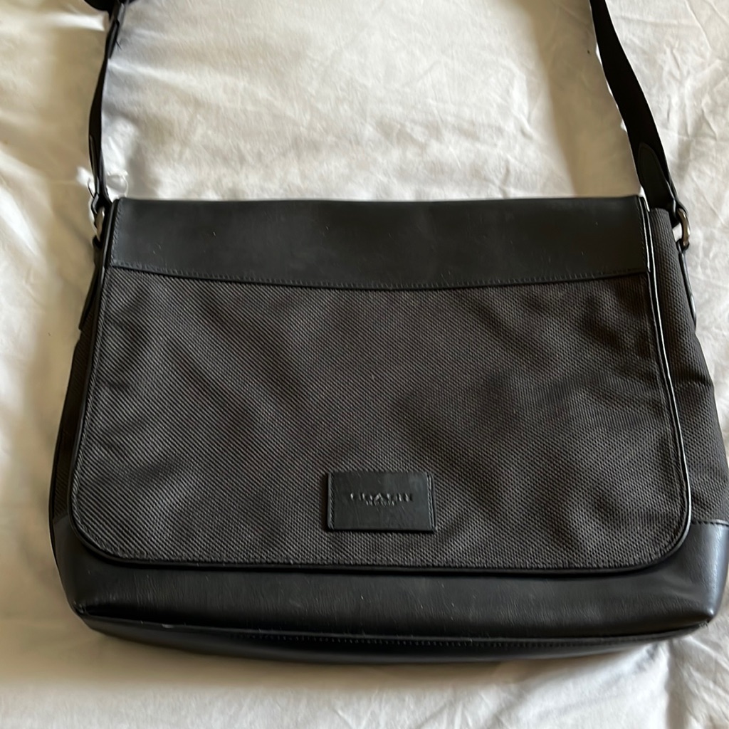 Authentic Coach Unisex Messenger Bag